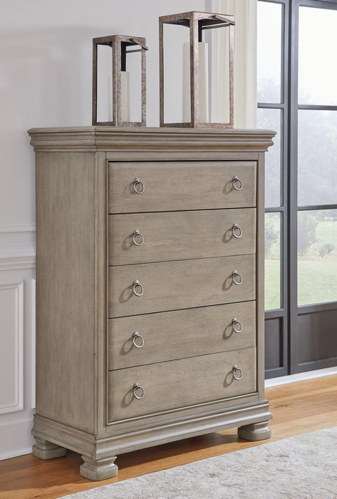 Lexorne Chest of Drawers